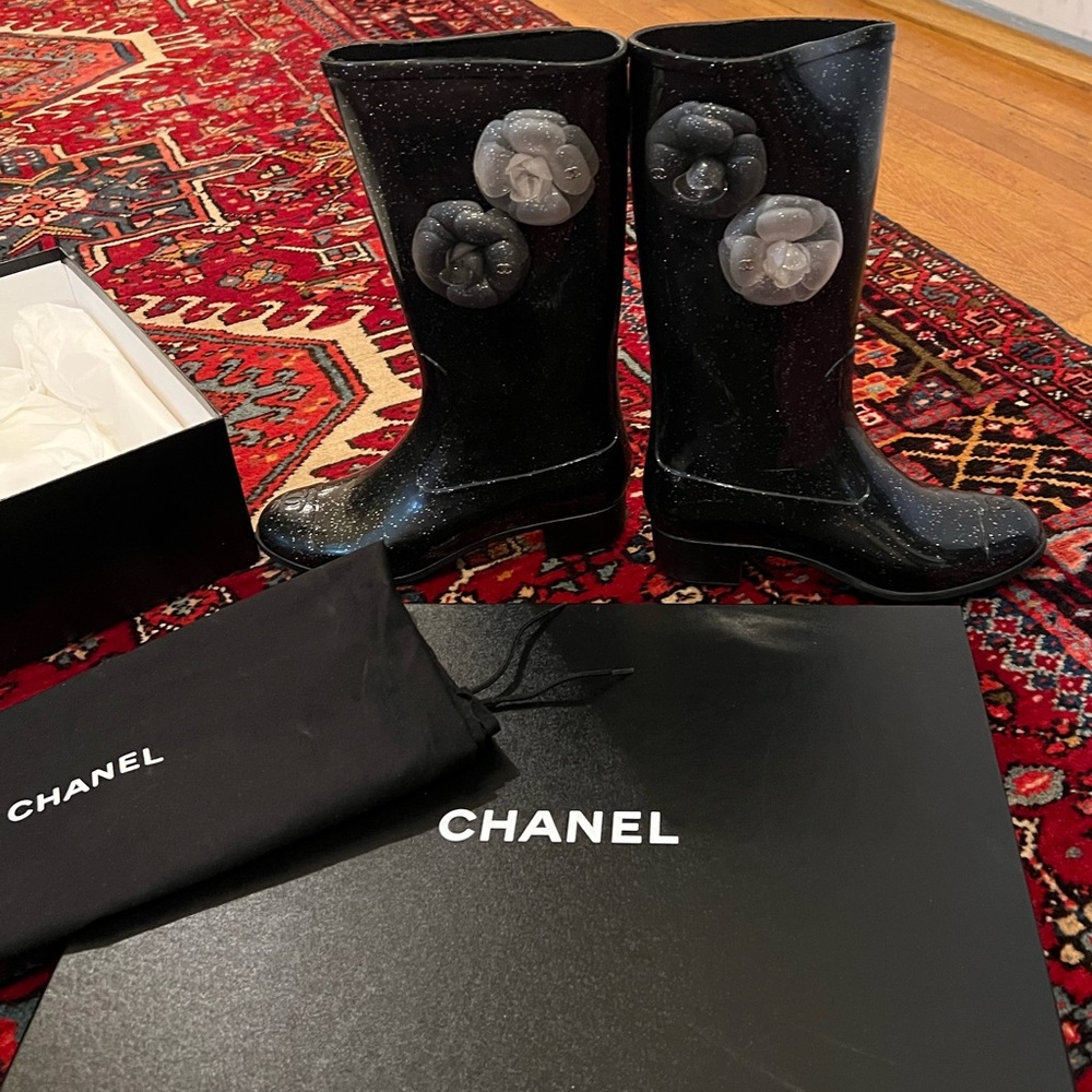 Chanel Camelia CC logo rain boots-38